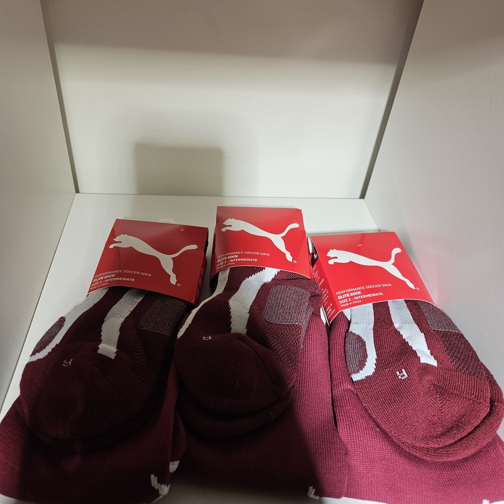 3 PAIRS Puma AGES 10-14 = YOUTH SZ 2 ~ Kneehigh Soccer Sport Socks Burgundy